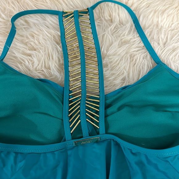 Stunning 2 piece - Picture 4 of 7